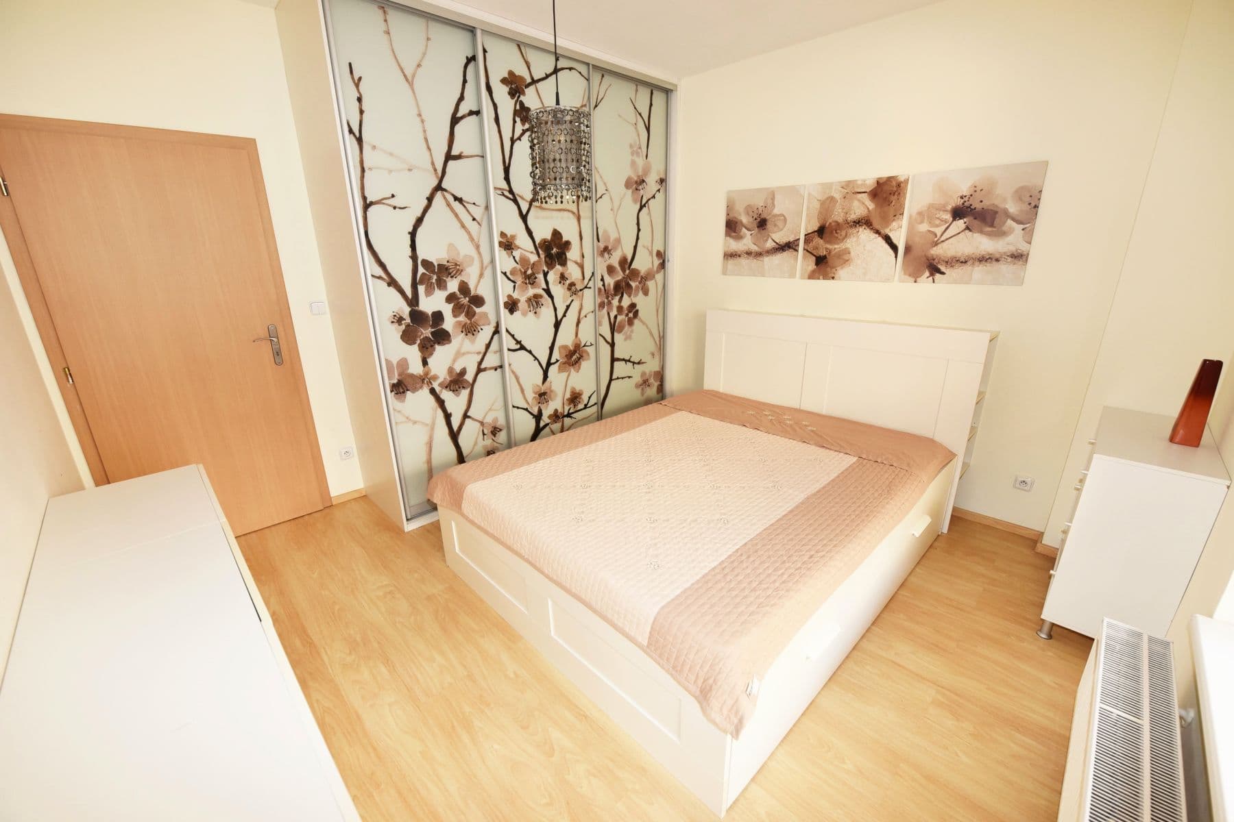 2 bedroom with open-plan kitchen flat to rent, 89 m², Za Valem, Prague, Prague 2 bedroom with open-plan kitchen flat to rent, 89 m², Za Valem, Prague, Prague