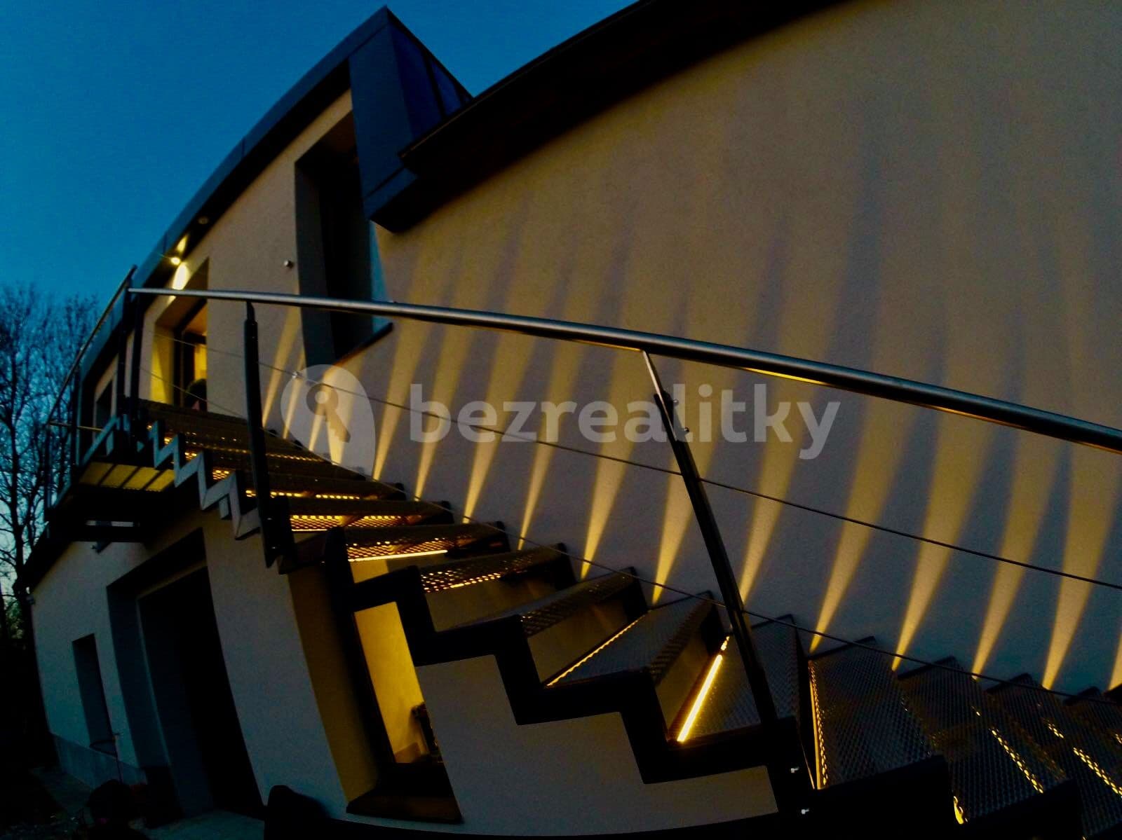 1 bedroom with open-plan kitchen flat to rent, 74 m², K Pitkovicům, Prague, Prague 1 bedroom with open-plan kitchen flat to rent, 74 m², K Pitkovicům, Prague, Prague