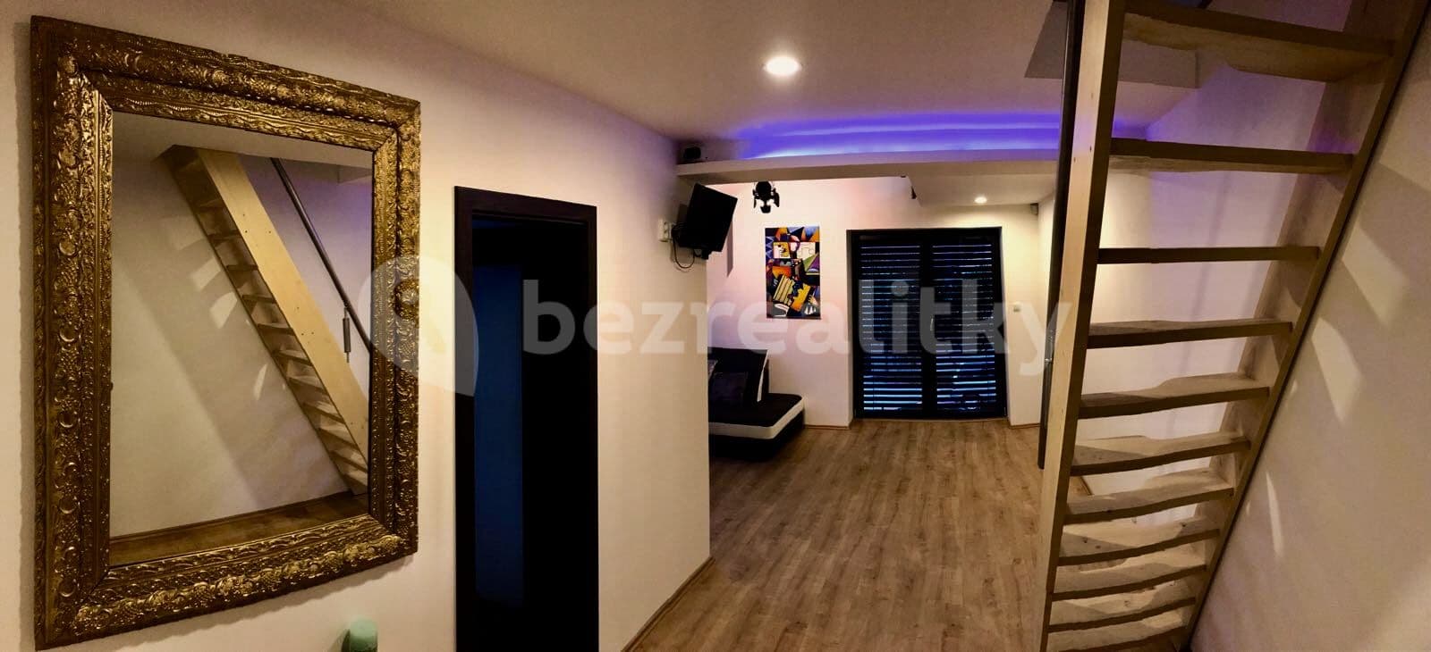 1 bedroom with open-plan kitchen flat to rent, 74 m², K Pitkovicům, Prague, Prague 1 bedroom with open-plan kitchen flat to rent, 74 m², K Pitkovicům, Prague, Prague