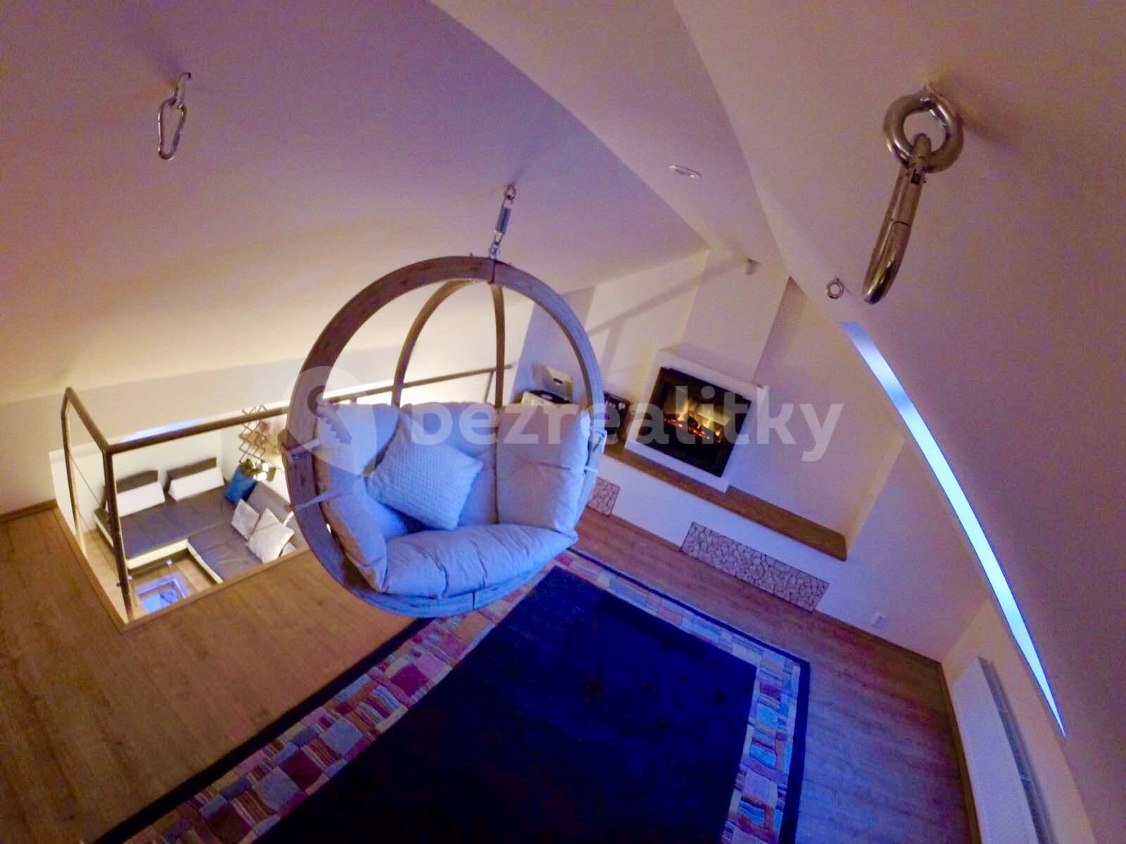 1 bedroom with open-plan kitchen flat to rent, 74 m², K Pitkovicům, Prague, Prague 1 bedroom with open-plan kitchen flat to rent, 74 m², K Pitkovicům, Prague, Prague