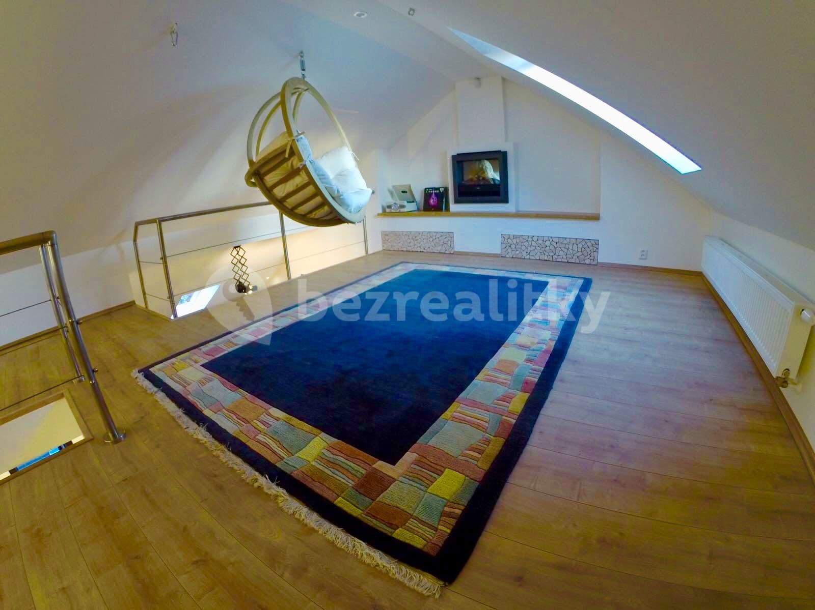 1 bedroom with open-plan kitchen flat to rent, 74 m², K Pitkovicům, Prague, Prague 1 bedroom with open-plan kitchen flat to rent, 74 m², K Pitkovicům, Prague, Prague
