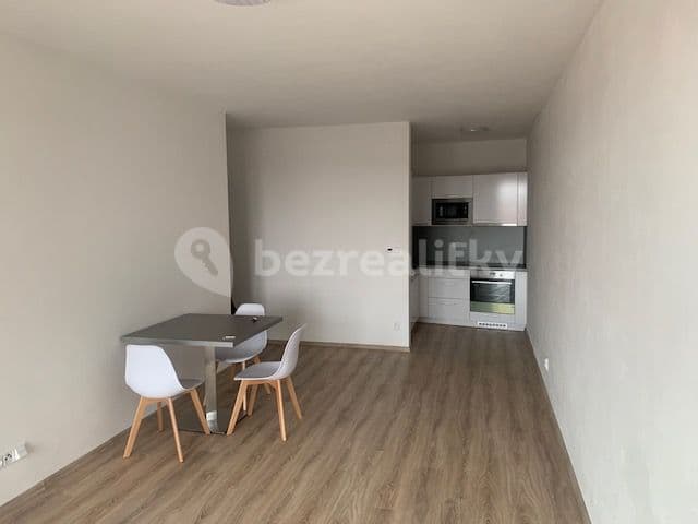 1 bedroom with open-plan kitchen flat to rent, 58 m², Husova, Pardubice, Pardubický Region 1 bedroom with open-plan kitchen flat to rent, 58 m², Husova, Pardubice, Pardubický Region