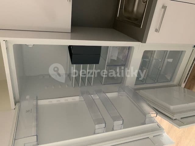 1 bedroom with open-plan kitchen flat to rent, 58 m², Husova, Pardubice, Pardubický Region 1 bedroom with open-plan kitchen flat to rent, 58 m², Husova, Pardubice, Pardubický Region