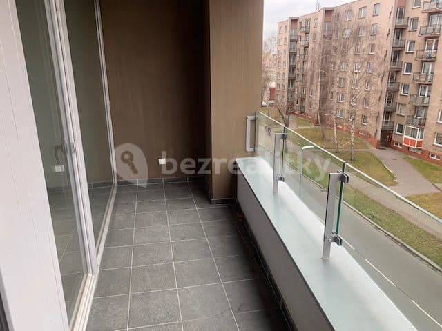 1 bedroom with open-plan kitchen flat to rent, 58 m², Husova, Pardubice, Pardubický Region 1 bedroom with open-plan kitchen flat to rent, 58 m², Husova, Pardubice, Pardubický Region