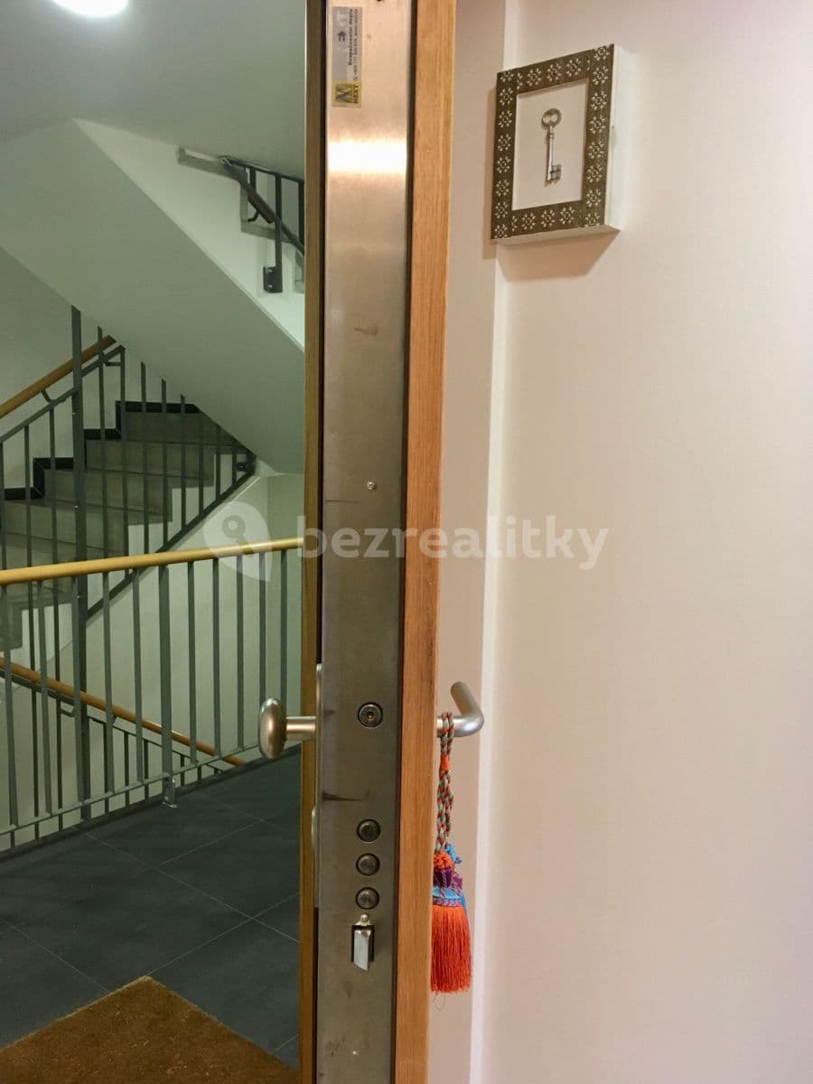 1 bedroom with open-plan kitchen flat to rent, 54 m², Linhartova, Prague, Prague 1 bedroom with open-plan kitchen flat to rent, 54 m², Linhartova, Prague, Prague
