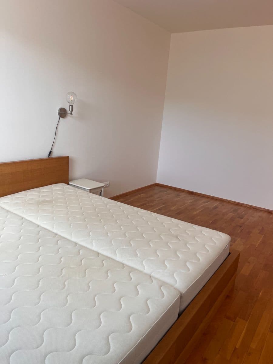 1 bedroom with open-plan kitchen flat to rent, 54 m², Linhartova, Prague, Prague 1 bedroom with open-plan kitchen flat to rent, 54 m², Linhartova, Prague, Prague