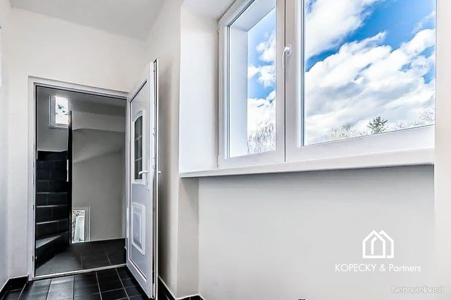 1 bedroom with open-plan kitchen flat to rent, 60 m², Moravanská, Prague, Prague 1 bedroom with open-plan kitchen flat to rent, 60 m², Moravanská, Prague, Prague