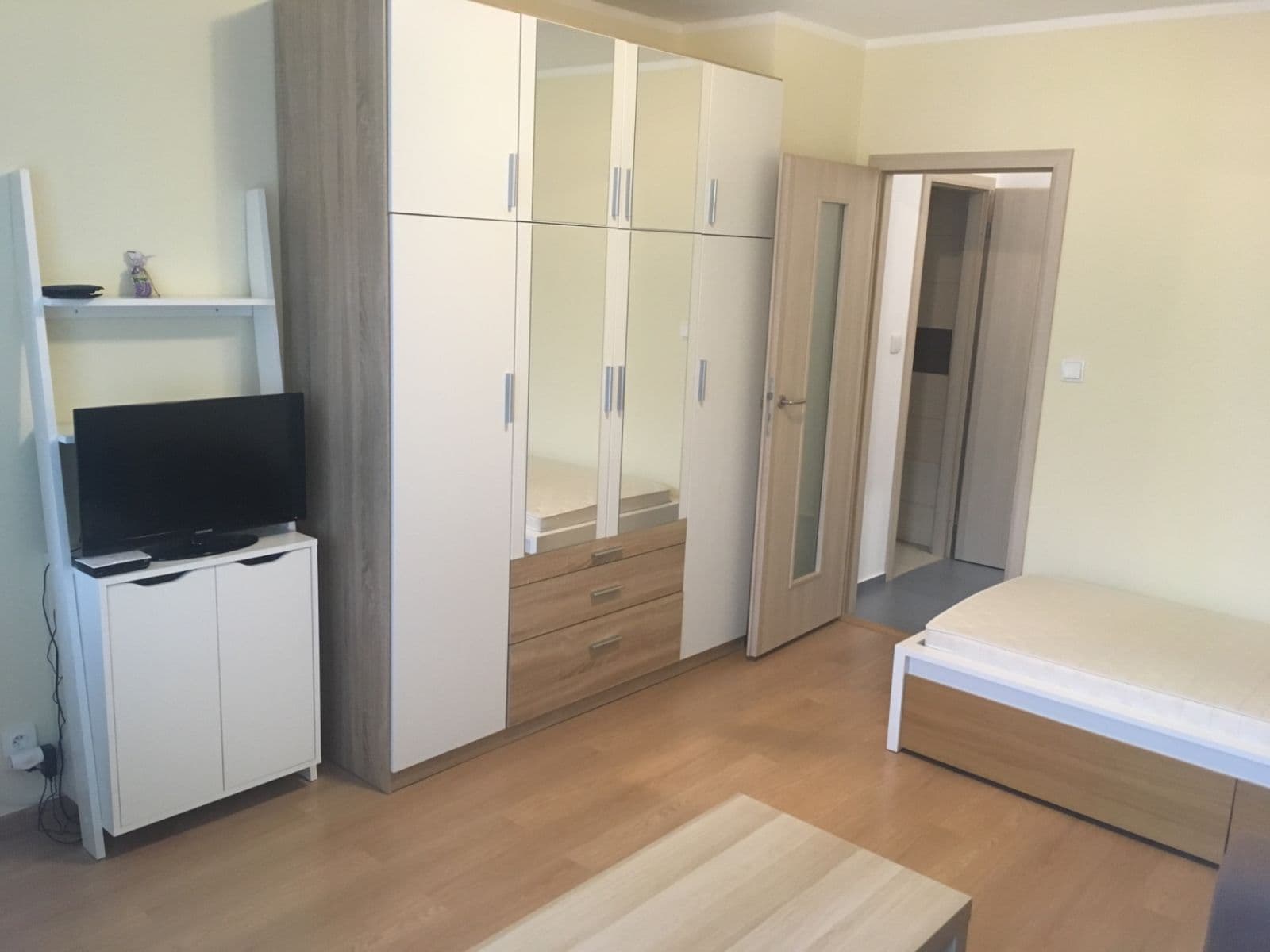 1 bedroom flat to rent, 36 m², Hurbanova, Prague, Prague 1 bedroom flat to rent, 36 m², Hurbanova, Prague, Prague