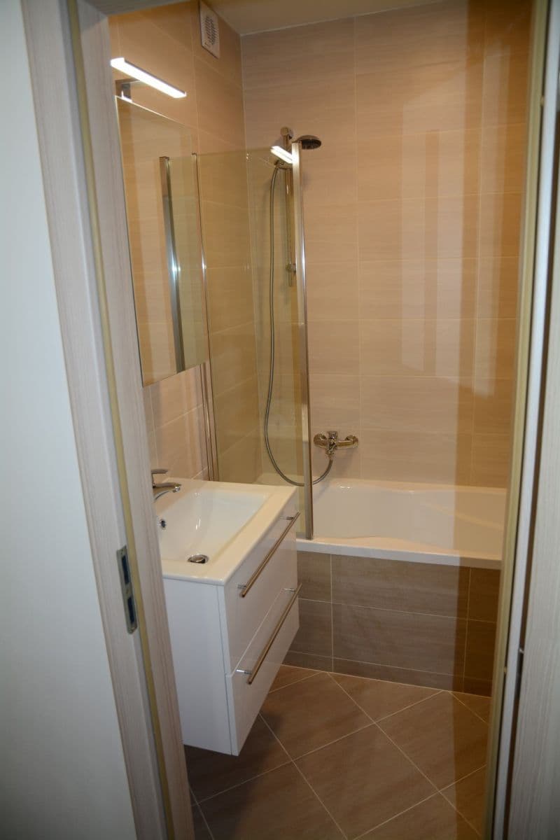 2 bedroom flat to rent, 63 m², Okružní, Zlín, Zlínský Region 2 bedroom flat to rent, 63 m², Okružní, Zlín, Zlínský Region