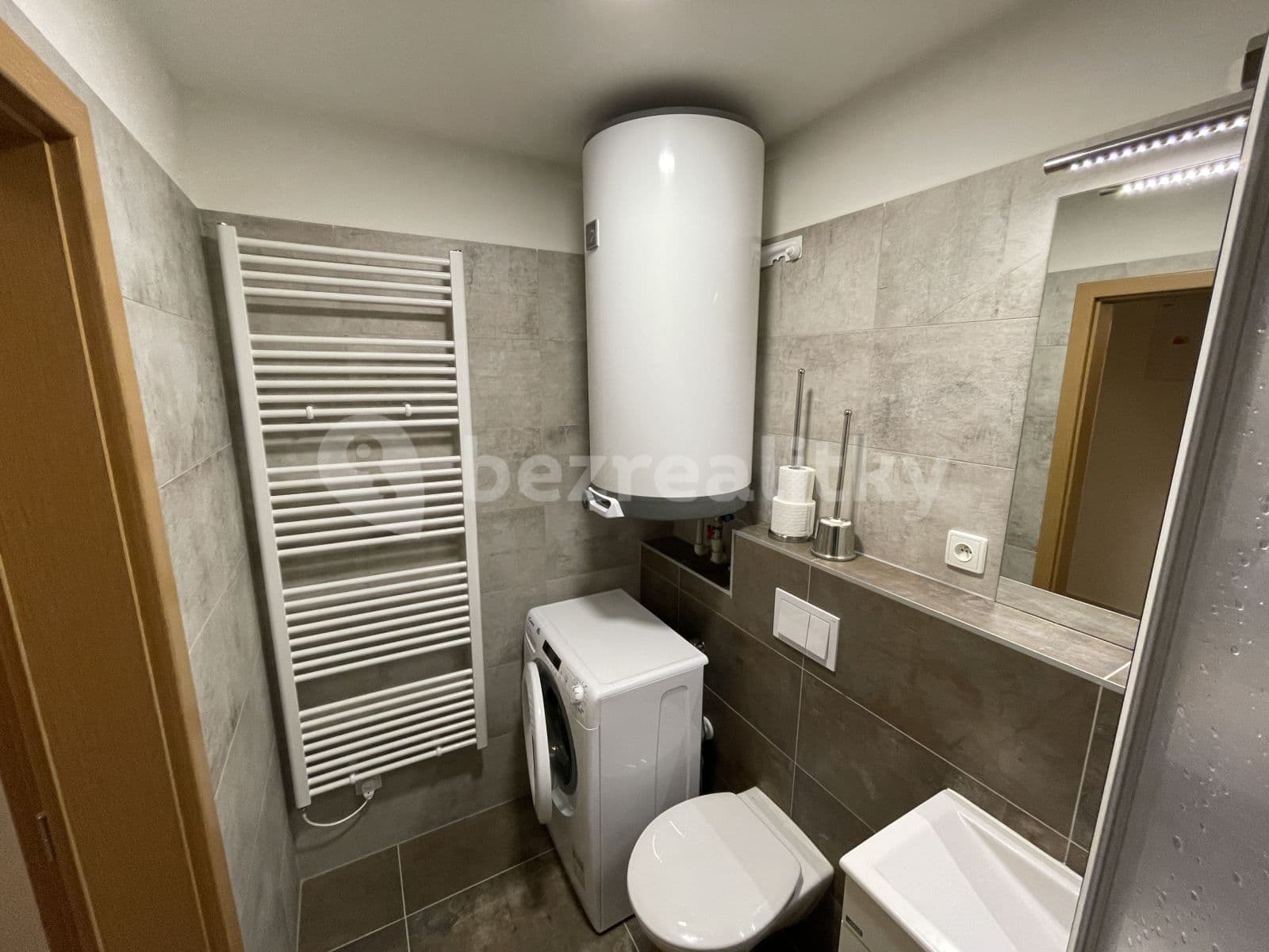 1 bedroom with open-plan kitchen flat to rent, 54 m², Chýně, Středočeský Region 1 bedroom with open-plan kitchen flat to rent, 54 m², Chýně, Středočeský Region