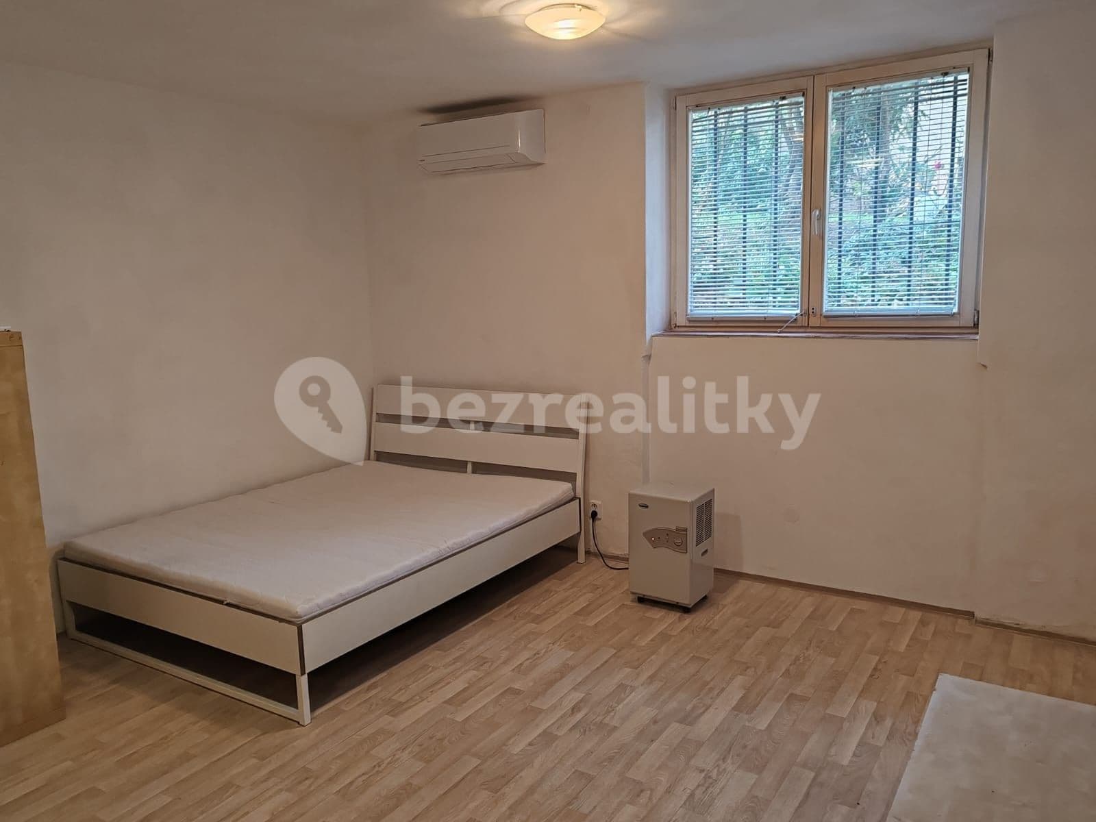 Small studio flat to rent, 28 m², Na Dlouhém Lánu, Prague, Prague Small studio flat to rent, 28 m², Na Dlouhém Lánu, Prague, Prague