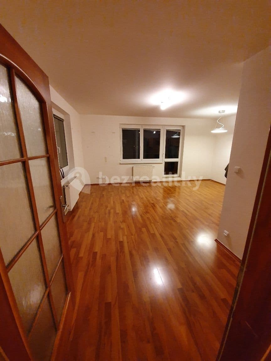 2 bedroom with open-plan kitchen flat to rent, 83 m², Za Sídlištěm, Dolní Břežany, Středočeský Region 2 bedroom with open-plan kitchen flat to rent, 83 m², Za Sídlištěm, Dolní Břežany, Středočeský Region