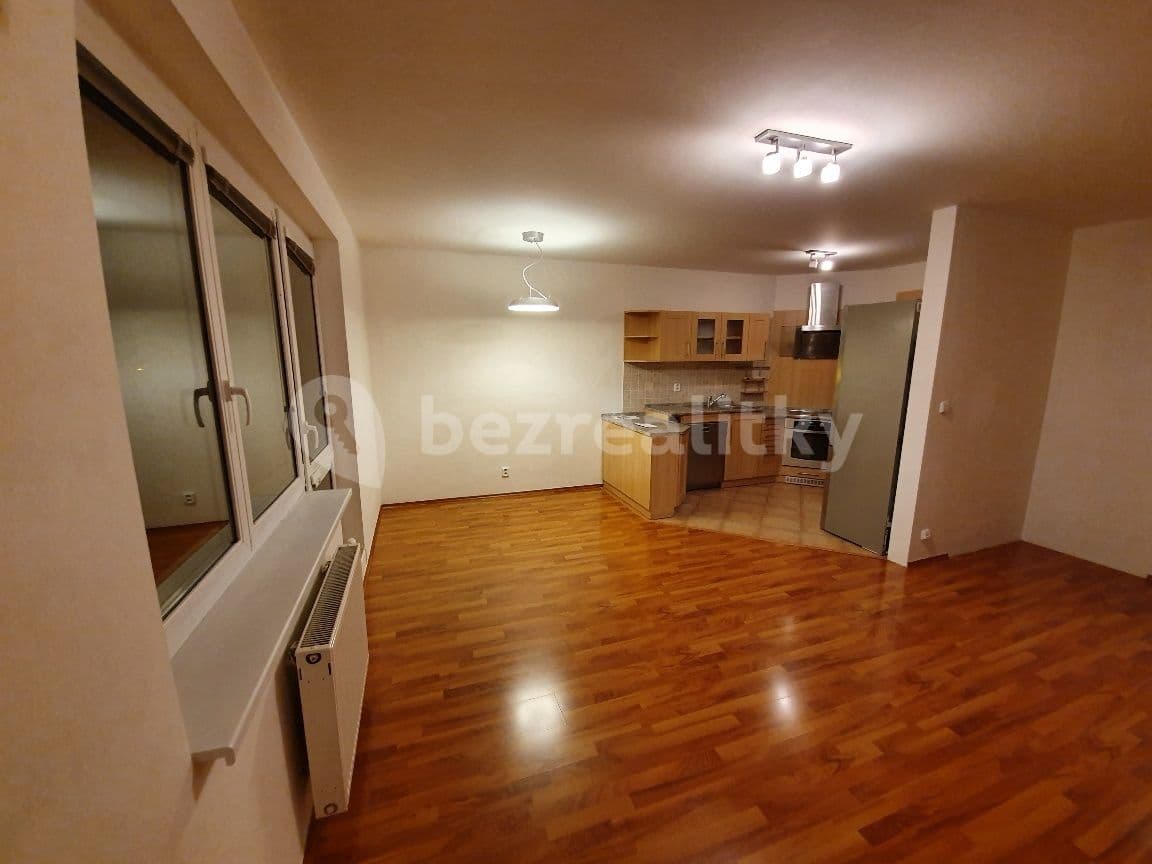 2 bedroom with open-plan kitchen flat to rent, 83 m², Za Sídlištěm, Dolní Břežany, Středočeský Region 2 bedroom with open-plan kitchen flat to rent, 83 m², Za Sídlištěm, Dolní Břežany, Středočeský Region