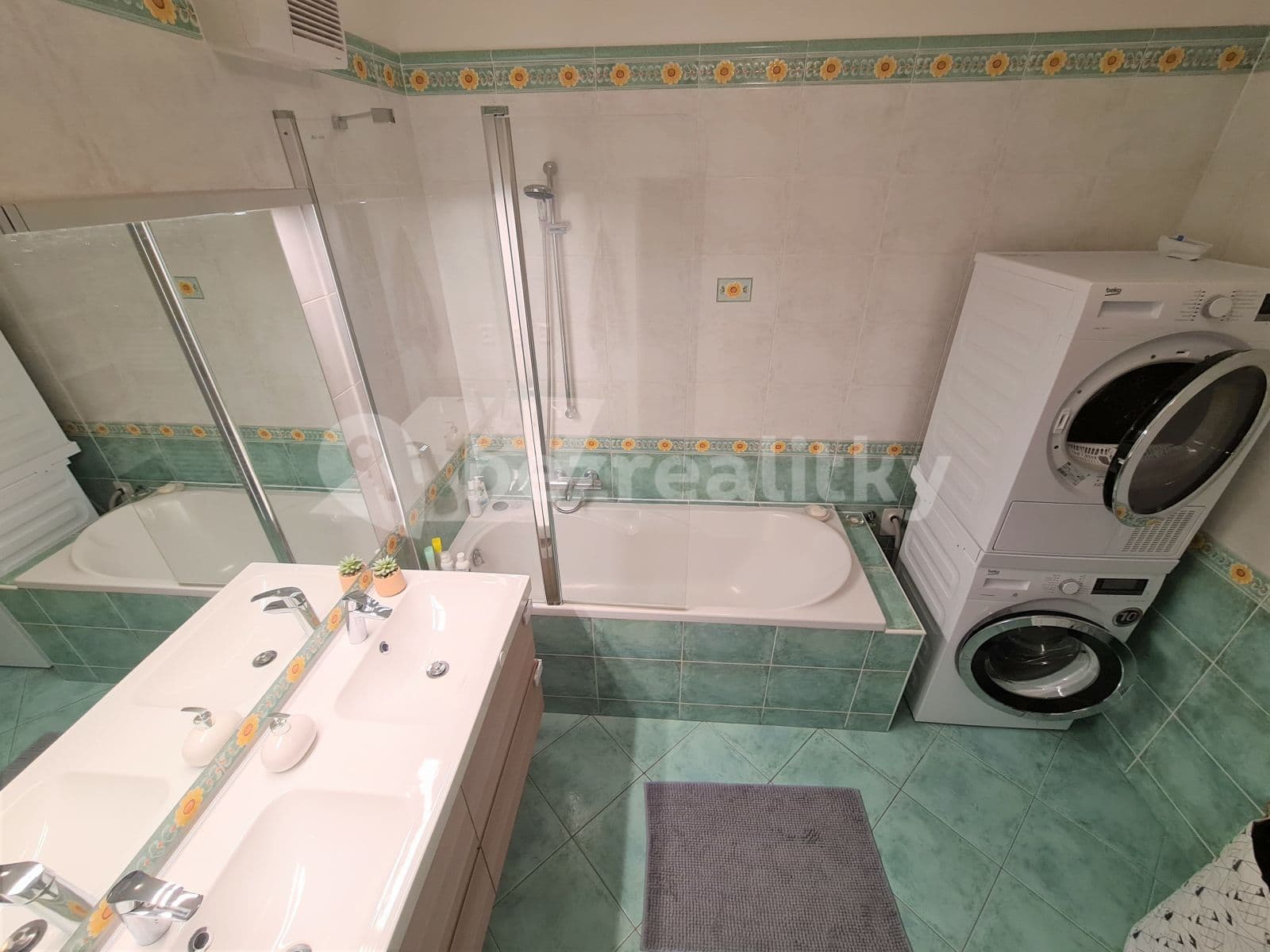 2 bedroom with open-plan kitchen flat to rent, 83 m², Za Sídlištěm, Dolní Břežany, Středočeský Region 2 bedroom with open-plan kitchen flat to rent, 83 m², Za Sídlištěm, Dolní Břežany, Středočeský Region