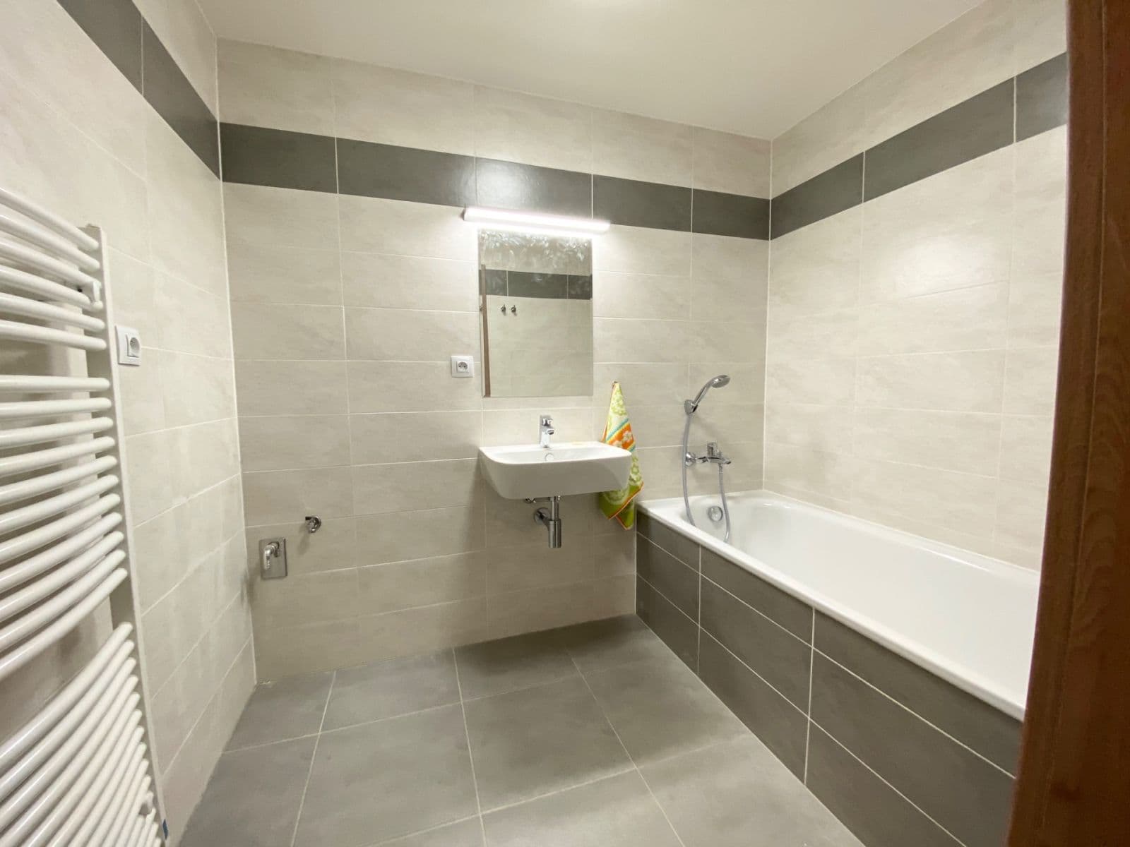 2 bedroom with open-plan kitchen flat to rent, 75 m², Tupolevova, Prague, Prague 2 bedroom with open-plan kitchen flat to rent, 75 m², Tupolevova, Prague, Prague