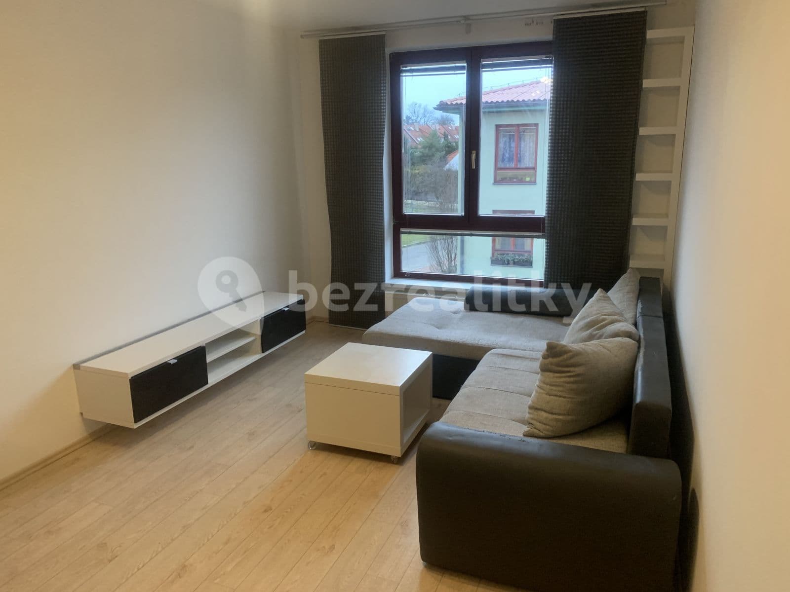 1 bedroom with open-plan kitchen flat to rent, 45 m², Zimní, Hostivice, Středočeský Region 1 bedroom with open-plan kitchen flat to rent, 45 m², Zimní, Hostivice, Středočeský Region