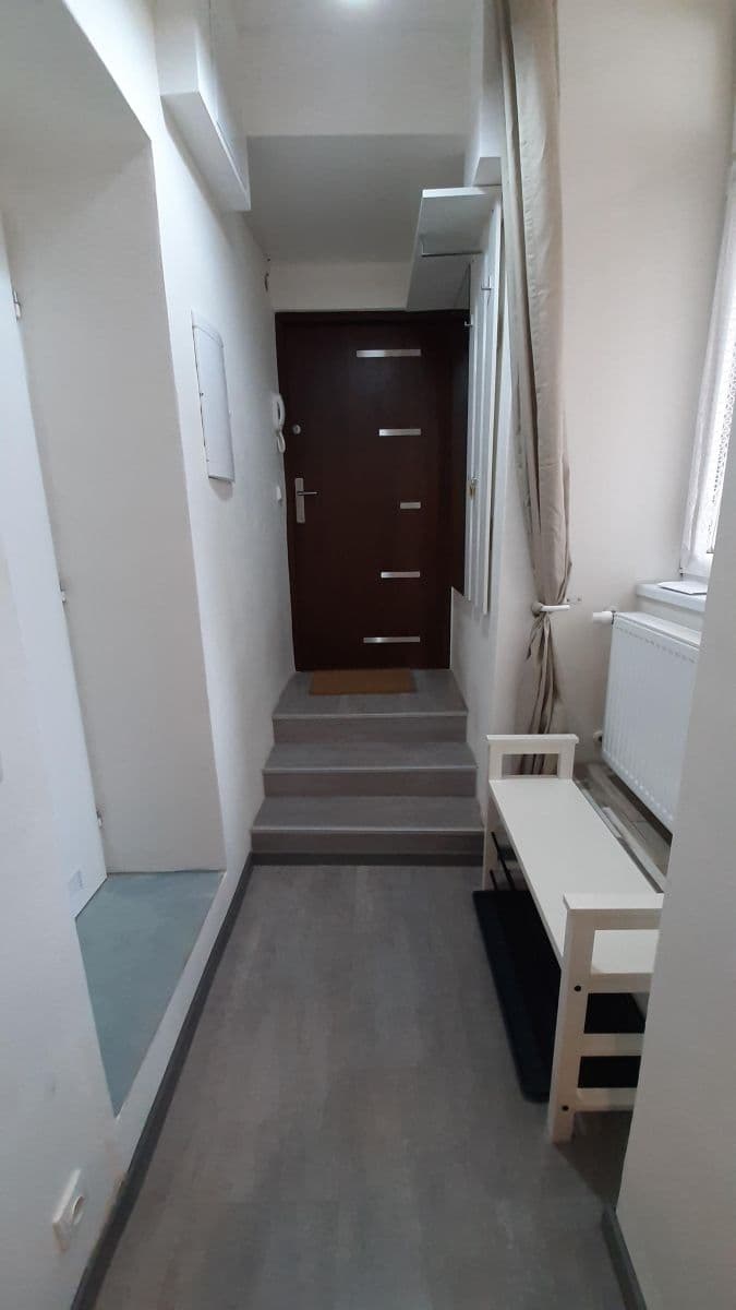 Studio flat to rent, 36 m², Jeronýmova, Prague, Prague Studio flat to rent, 36 m², Jeronýmova, Prague, Prague