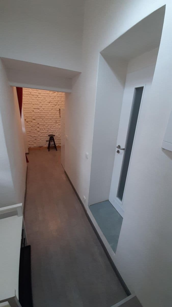 Studio flat to rent, 36 m², Jeronýmova, Prague, Prague Studio flat to rent, 36 m², Jeronýmova, Prague, Prague