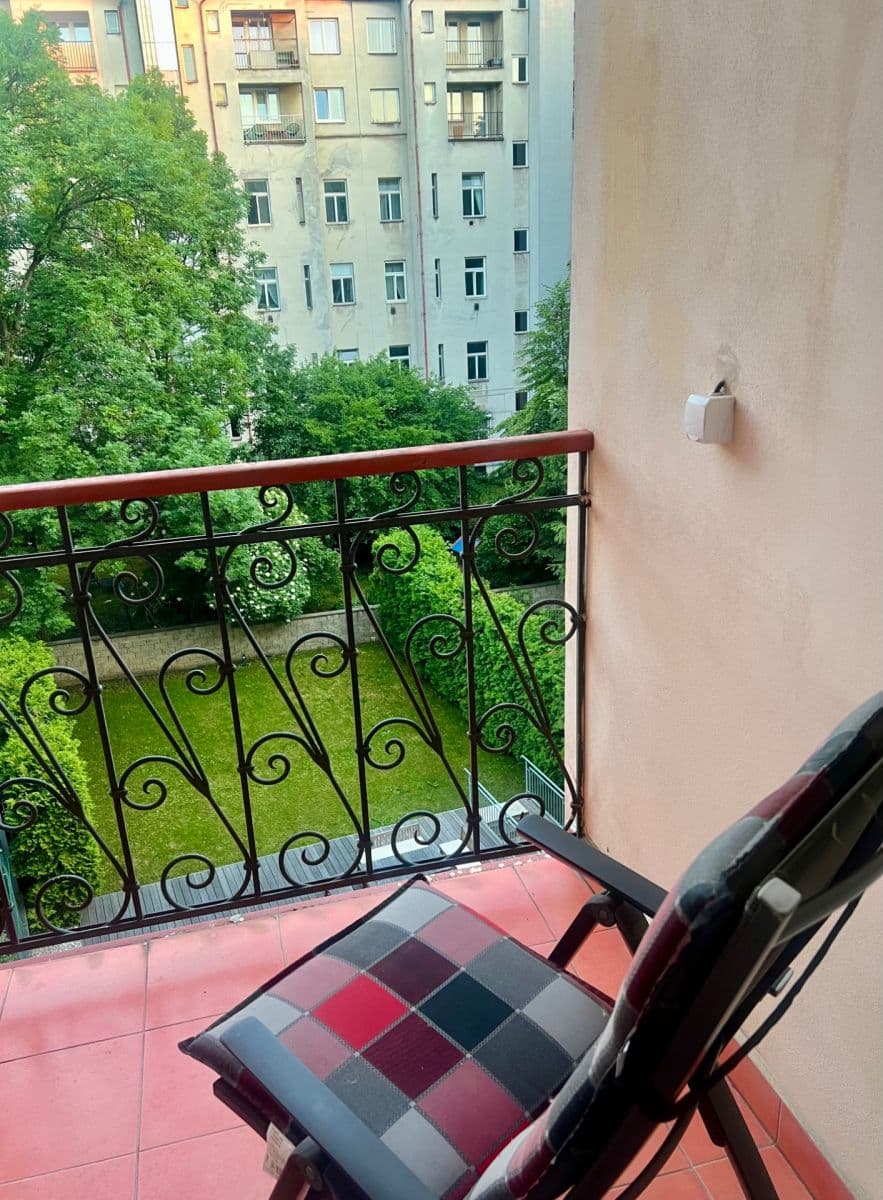 1 bedroom with open-plan kitchen flat to rent, 52 m², Slezská, Prague, Prague 1 bedroom with open-plan kitchen flat to rent, 52 m², Slezská, Prague, Prague