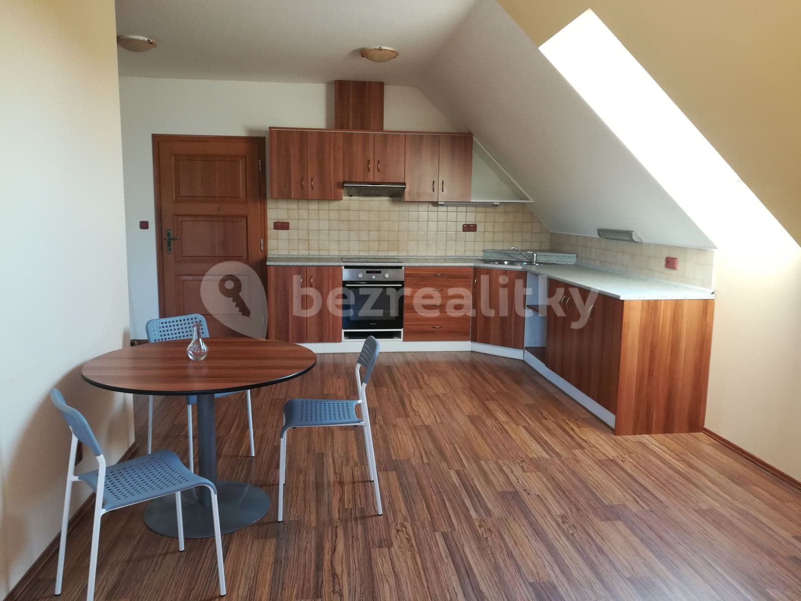 1 bedroom with open-plan kitchen flat to rent, 52 m², Ke Kovárně, Prague, Prague 1 bedroom with open-plan kitchen flat to rent, 52 m², Ke Kovárně, Prague, Prague