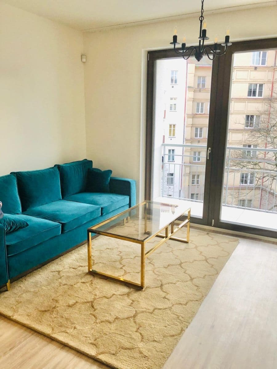 1 bedroom with open-plan kitchen flat to rent, 51 m², Bassova, Prague, Prague 1 bedroom with open-plan kitchen flat to rent, 51 m², Bassova, Prague, Prague