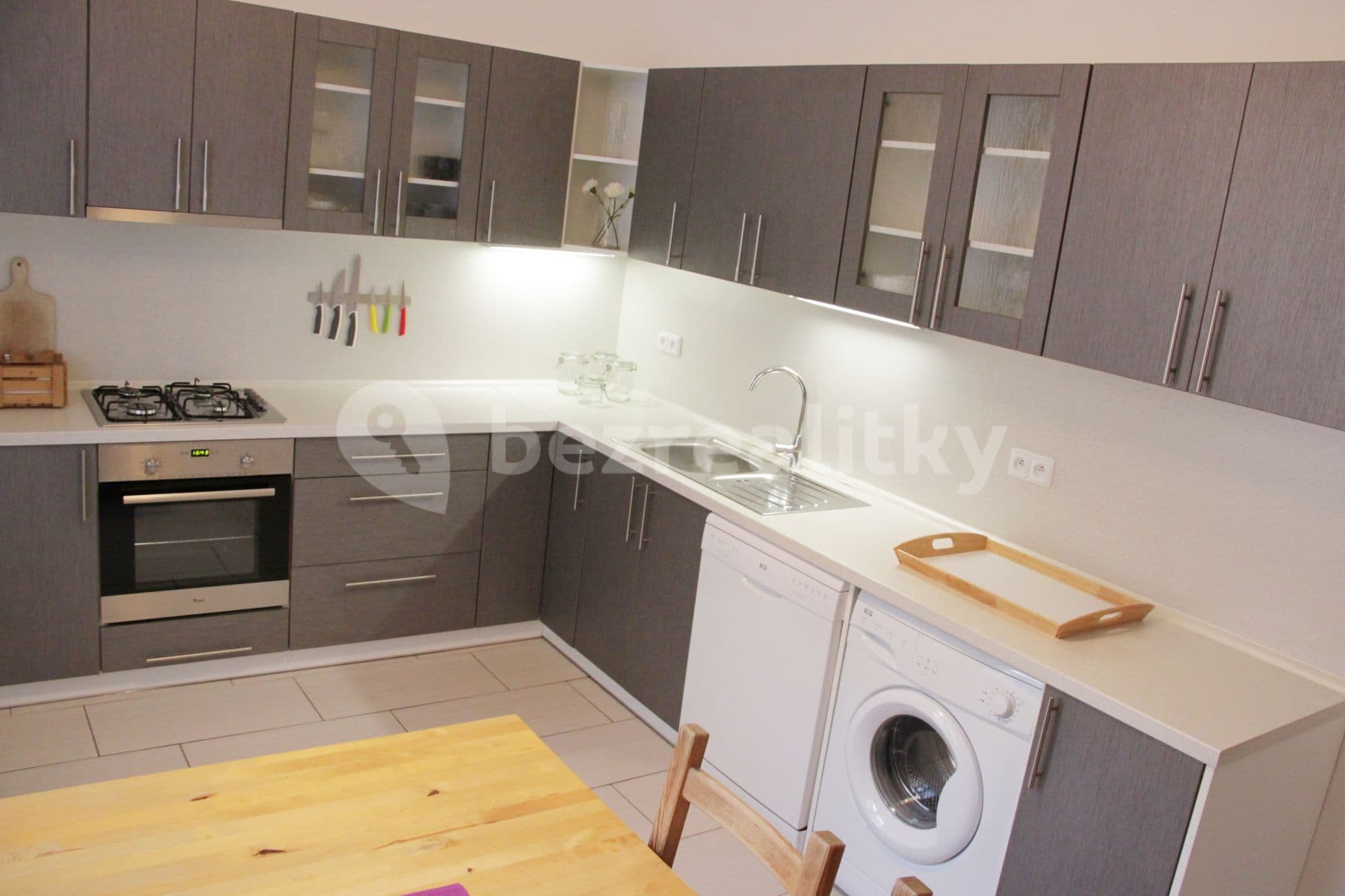 2 bedroom flat to rent, 70 m², Korunovační, Prague, Prague 2 bedroom flat to rent, 70 m², Korunovační, Prague, Prague