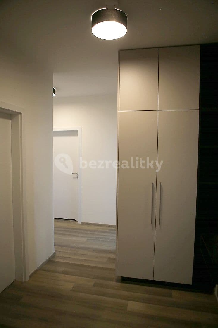 2 bedroom with open-plan kitchen flat to rent, 88 m², Wágnerova, Brno, Jihomoravský Region 2 bedroom with open-plan kitchen flat to rent, 88 m², Wágnerova, Brno, Jihomoravský Region