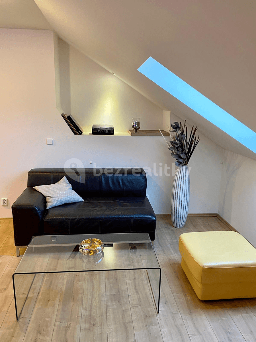 Studio flat to rent, 42 m², K Pitkovicům, Prague, Prague Studio flat to rent, 42 m², K Pitkovicům, Prague, Prague