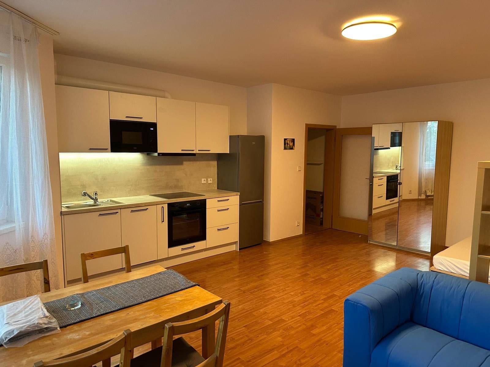 Studio flat to rent, 42 m², Gutova, Prague, Prague Studio flat to rent, 42 m², Gutova, Prague, Prague