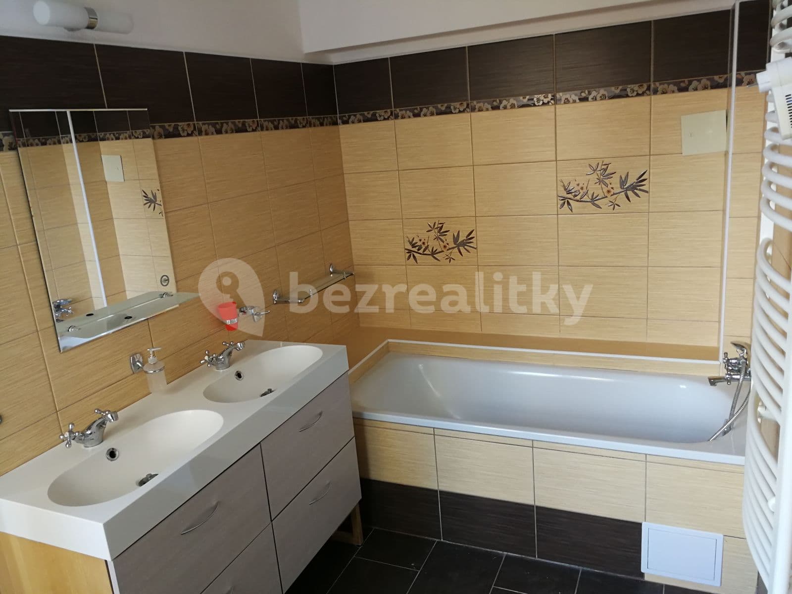 4 bedroom flat to rent, 155 m², Tř. Svobody, Olomouc, Olomoucký Region 4 bedroom flat to rent, 155 m², Tř. Svobody, Olomouc, Olomoucký Region