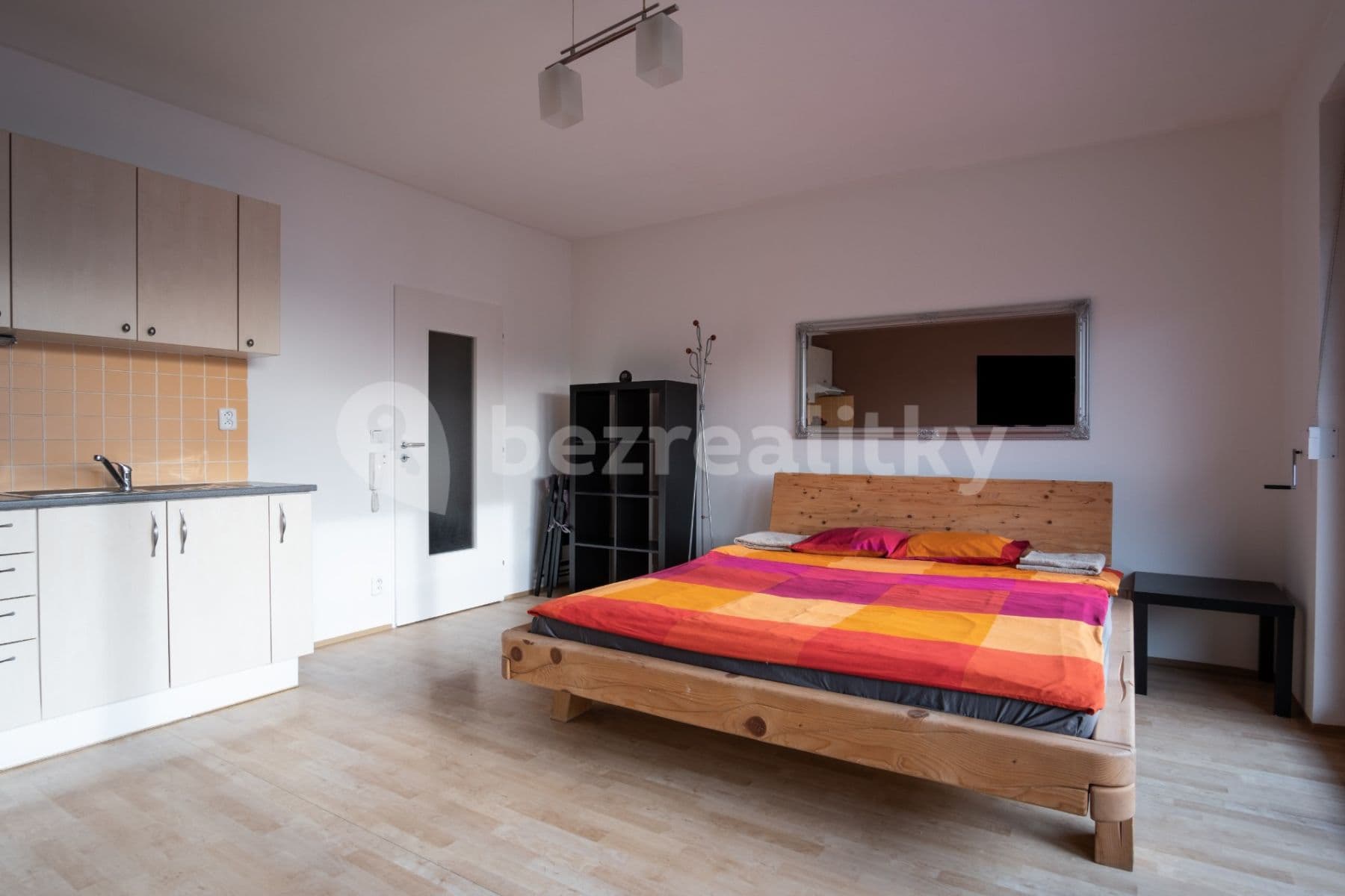 Studio flat to rent, 32 m², Sluneční náměstí, Prague, Prague Studio flat to rent, 32 m², Sluneční náměstí, Prague, Prague