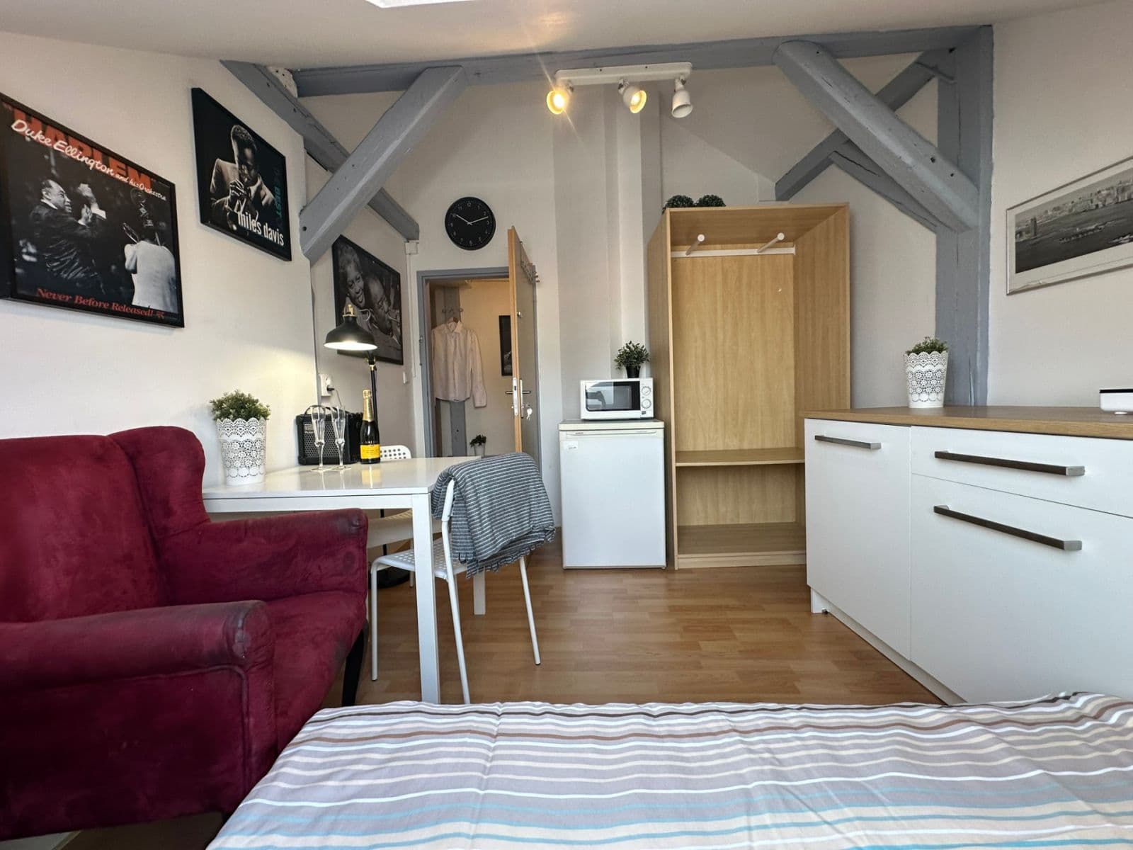 1 bedroom with open-plan kitchen flat to rent, 18 m², Kováků, Prague, Prague 1 bedroom with open-plan kitchen flat to rent, 18 m², Kováků, Prague, Prague