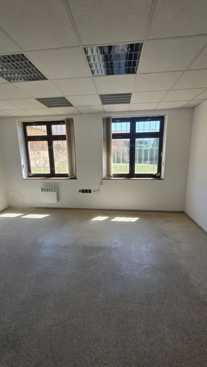 office to rent, 97 m², nám. J. Hrubého, Kardašova Řečice, Jihočeský Region office to rent, 97 m², nám. J. Hrubého, Kardašova Řečice, Jihočeský Region