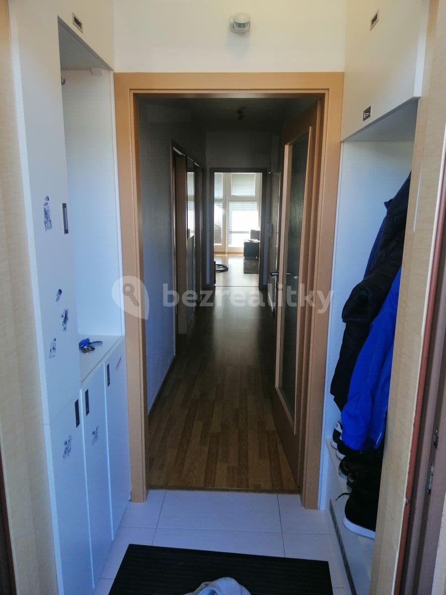 2 bedroom with open-plan kitchen flat to rent, 63 m², Komenského, Horoměřice, Středočeský Region 2 bedroom with open-plan kitchen flat to rent, 63 m², Komenského, Horoměřice, Středočeský Region