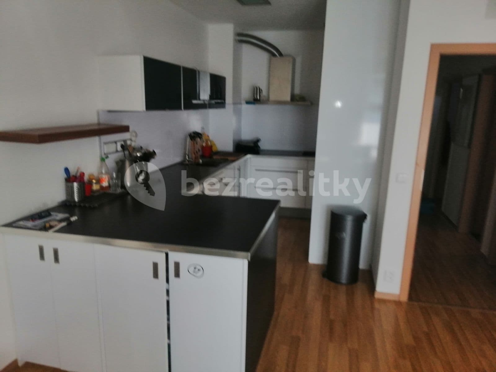 2 bedroom with open-plan kitchen flat to rent, 63 m², Komenského, Horoměřice, Středočeský Region 2 bedroom with open-plan kitchen flat to rent, 63 m², Komenského, Horoměřice, Středočeský Region