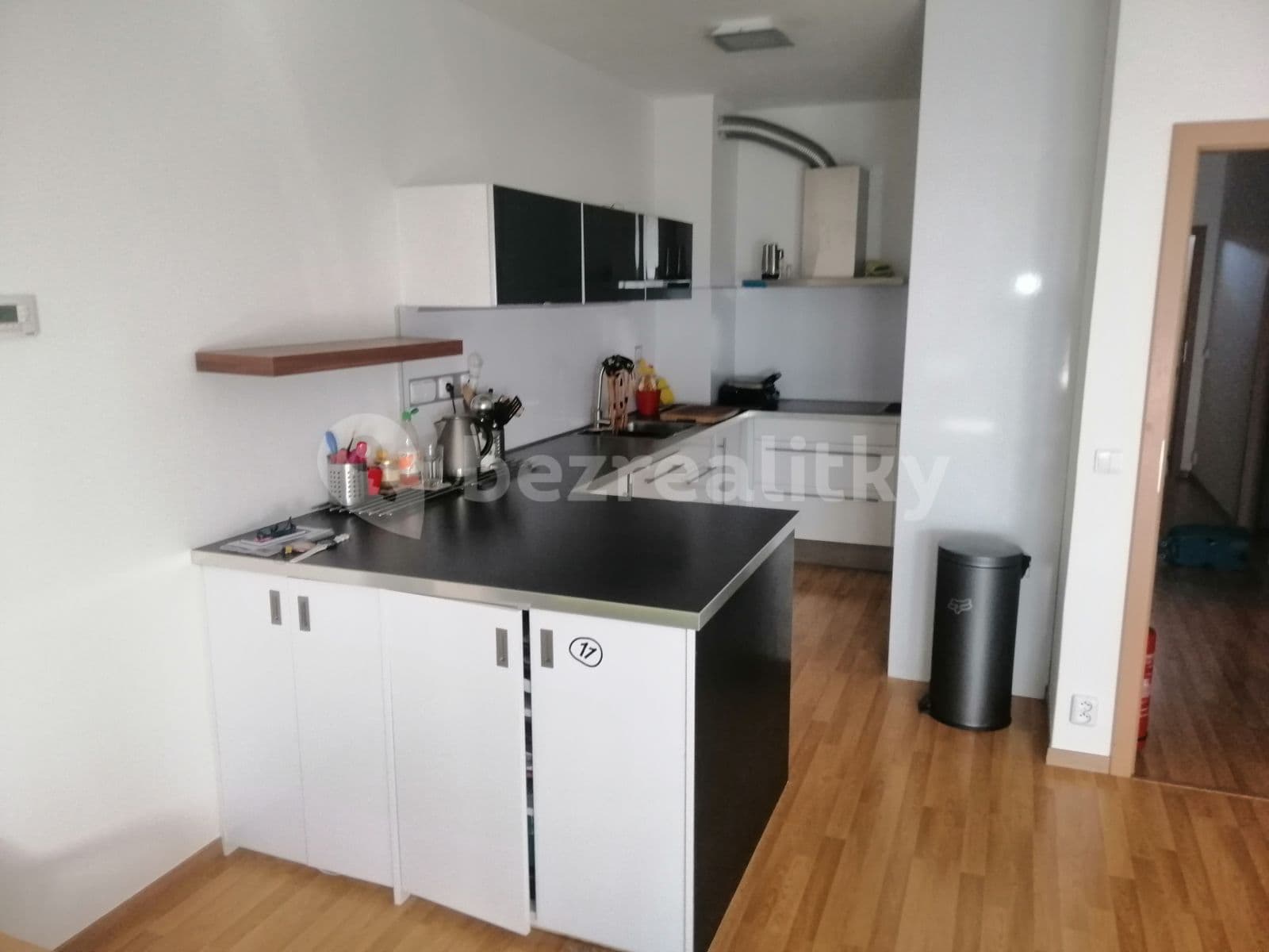 2 bedroom with open-plan kitchen flat to rent, 63 m², Komenského, Horoměřice, Středočeský Region 2 bedroom with open-plan kitchen flat to rent, 63 m², Komenského, Horoměřice, Středočeský Region