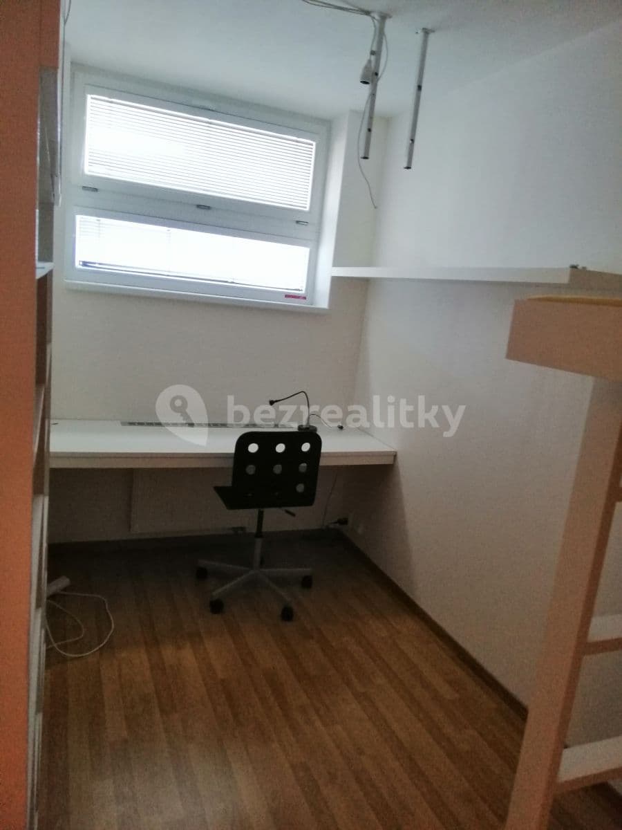 2 bedroom with open-plan kitchen flat to rent, 63 m², Komenského, Horoměřice, Středočeský Region 2 bedroom with open-plan kitchen flat to rent, 63 m², Komenského, Horoměřice, Středočeský Region