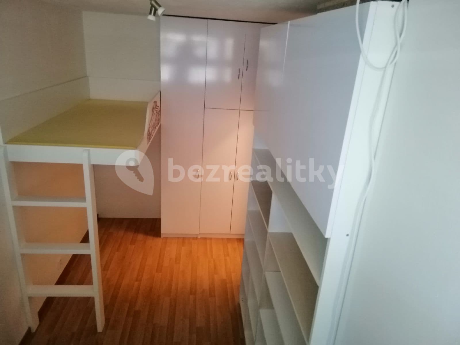 2 bedroom with open-plan kitchen flat to rent, 63 m², Komenského, Horoměřice, Středočeský Region 2 bedroom with open-plan kitchen flat to rent, 63 m², Komenského, Horoměřice, Středočeský Region