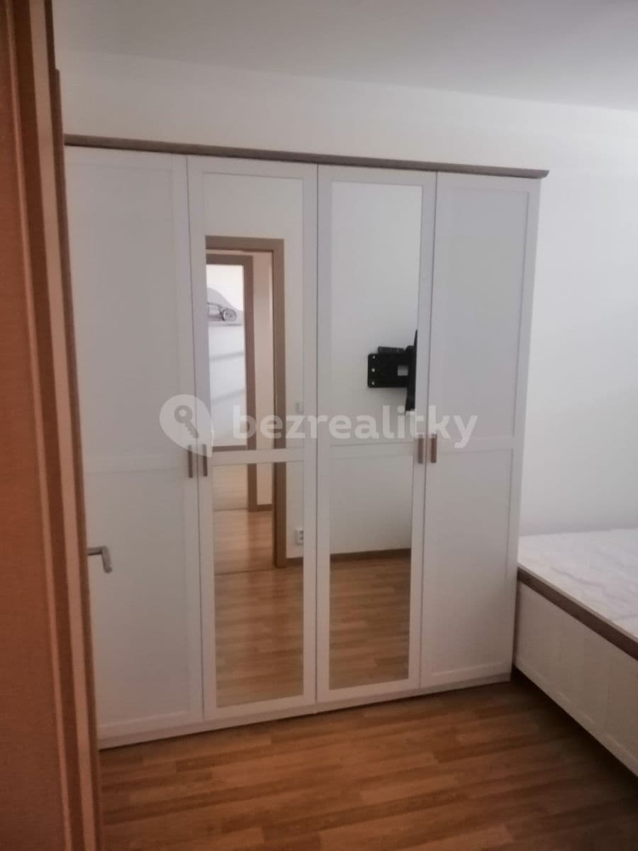 2 bedroom with open-plan kitchen flat to rent, 63 m², Komenského, Horoměřice, Středočeský Region 2 bedroom with open-plan kitchen flat to rent, 63 m², Komenského, Horoměřice, Středočeský Region