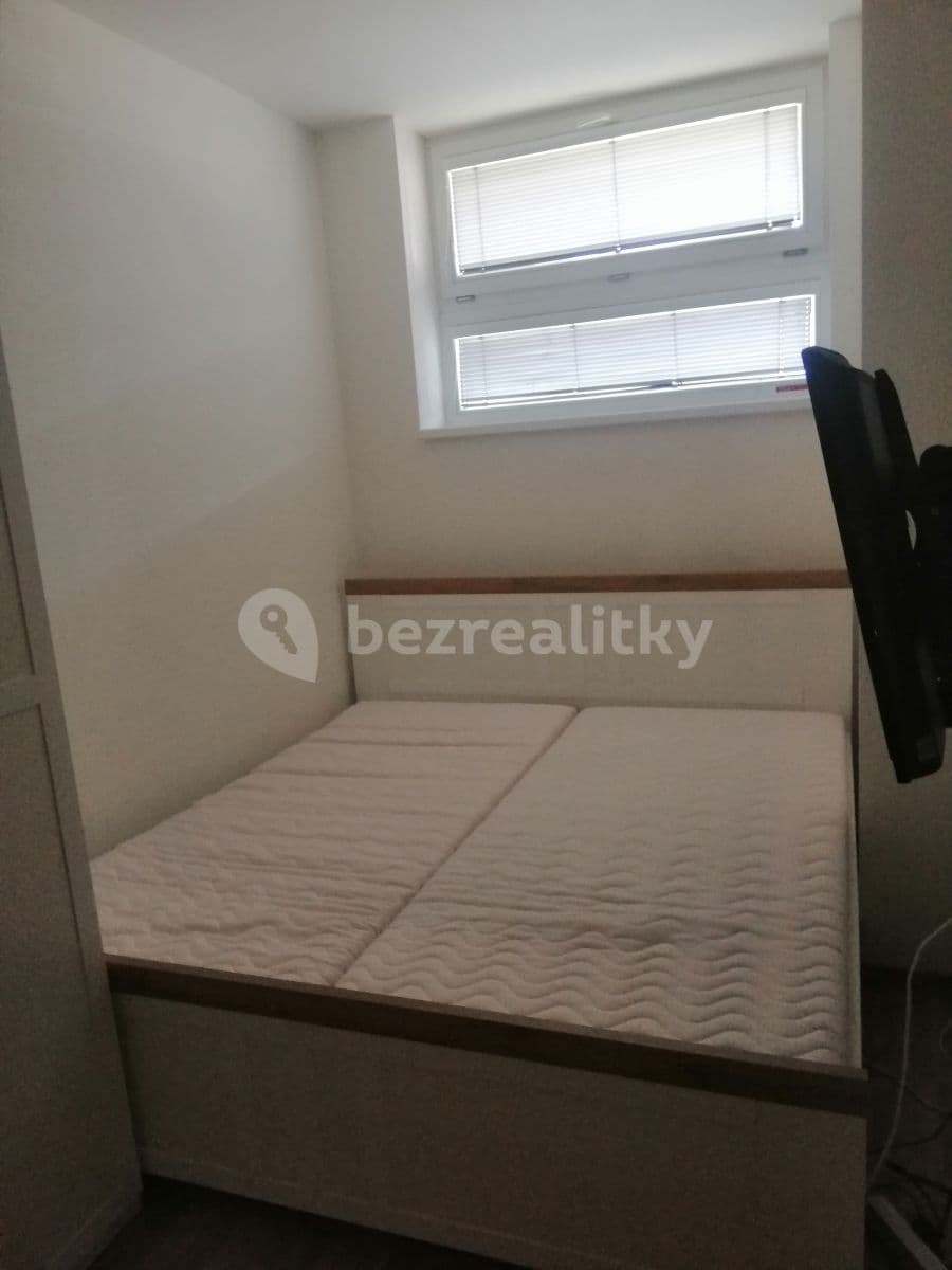 2 bedroom with open-plan kitchen flat to rent, 63 m², Komenského, Horoměřice, Středočeský Region 2 bedroom with open-plan kitchen flat to rent, 63 m², Komenského, Horoměřice, Středočeský Region