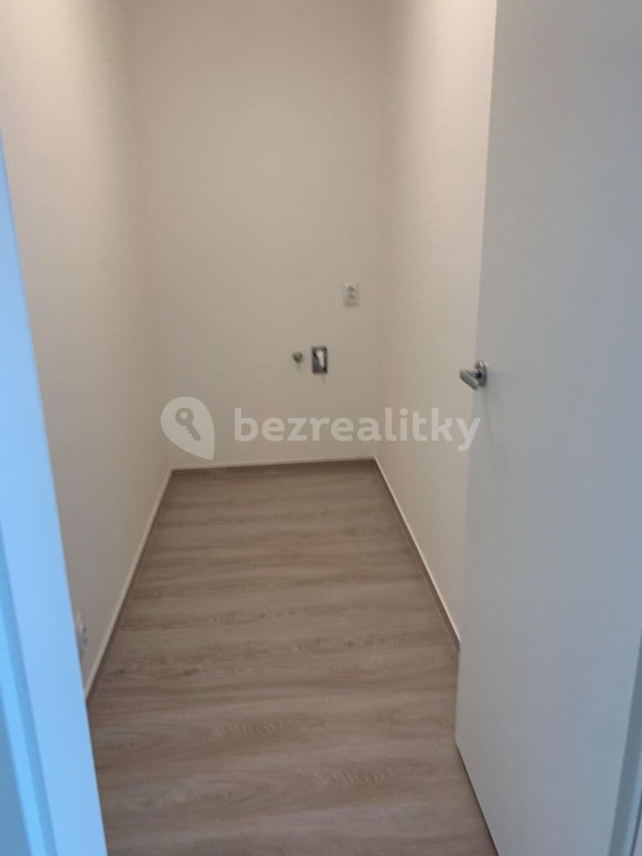 1 bedroom with open-plan kitchen flat to rent, 46 m², 42, Brno, Jihomoravský Region 1 bedroom with open-plan kitchen flat to rent, 46 m², 42, Brno, Jihomoravský Region