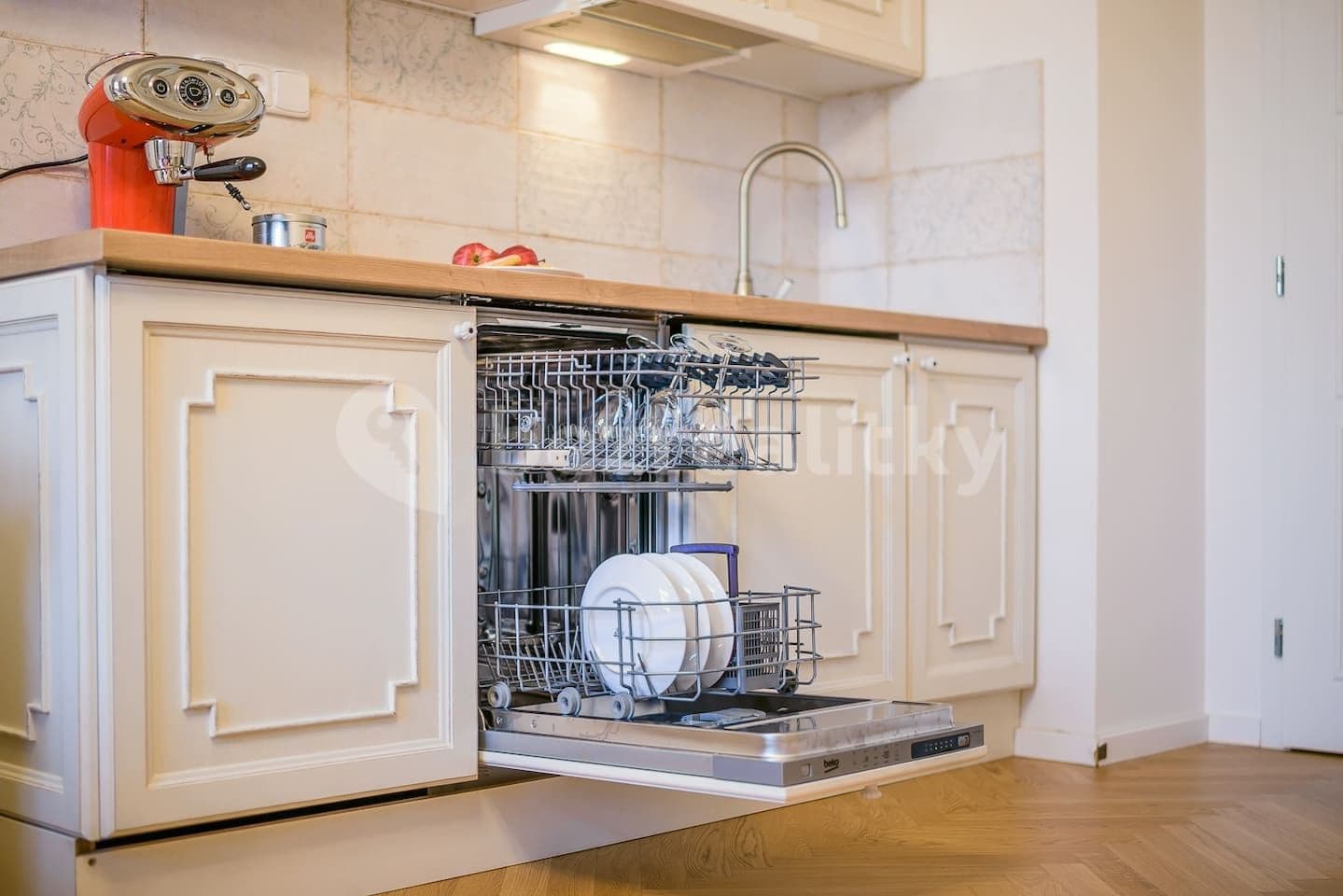 Studio flat to rent, 24 m², Náměstí Bratří Synků, Prague, Prague Studio flat to rent, 24 m², Náměstí Bratří Synků, Prague, Prague