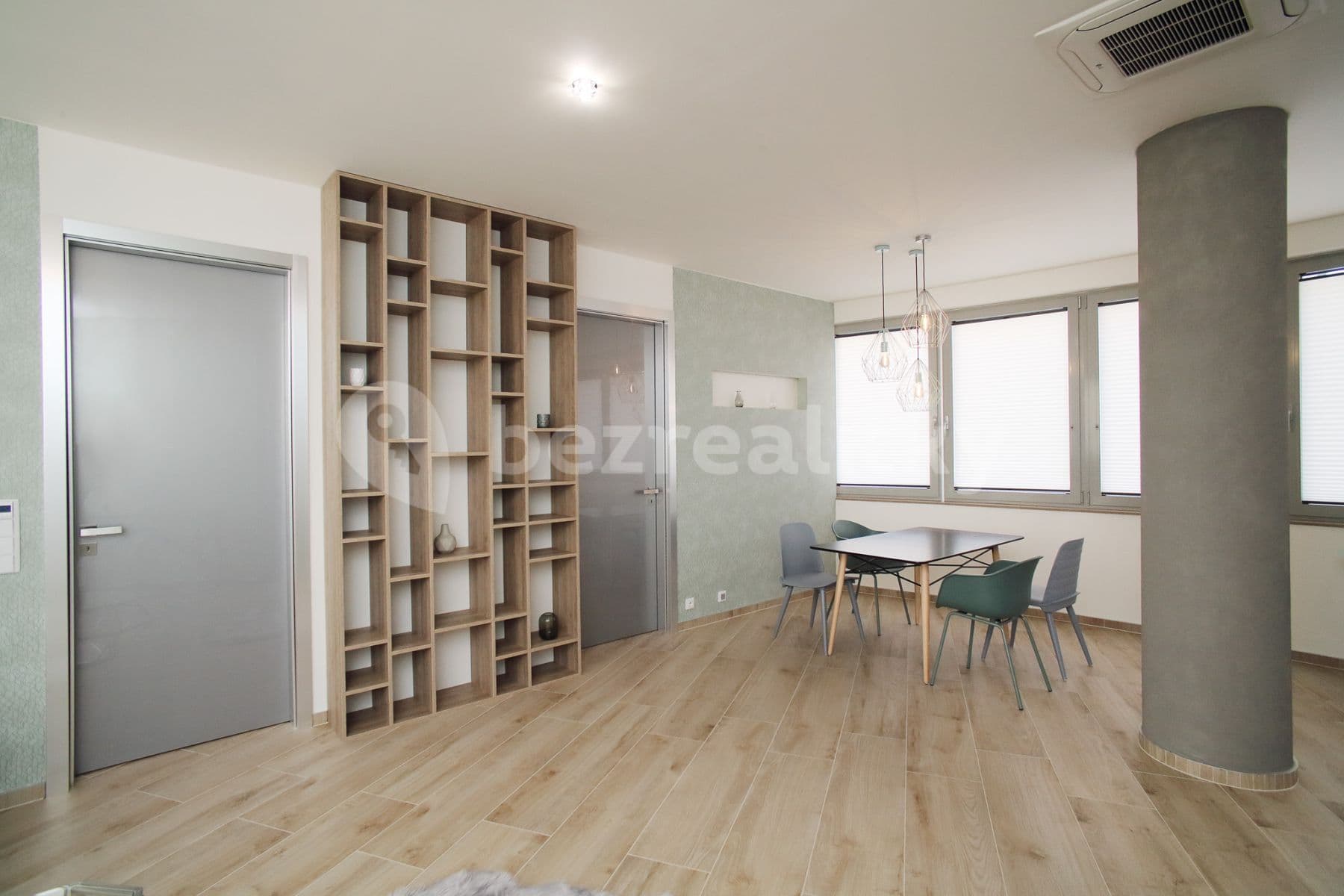 2 bedroom with open-plan kitchen flat to rent, 102 m², Biskupský Dvůr, Prague, Prague