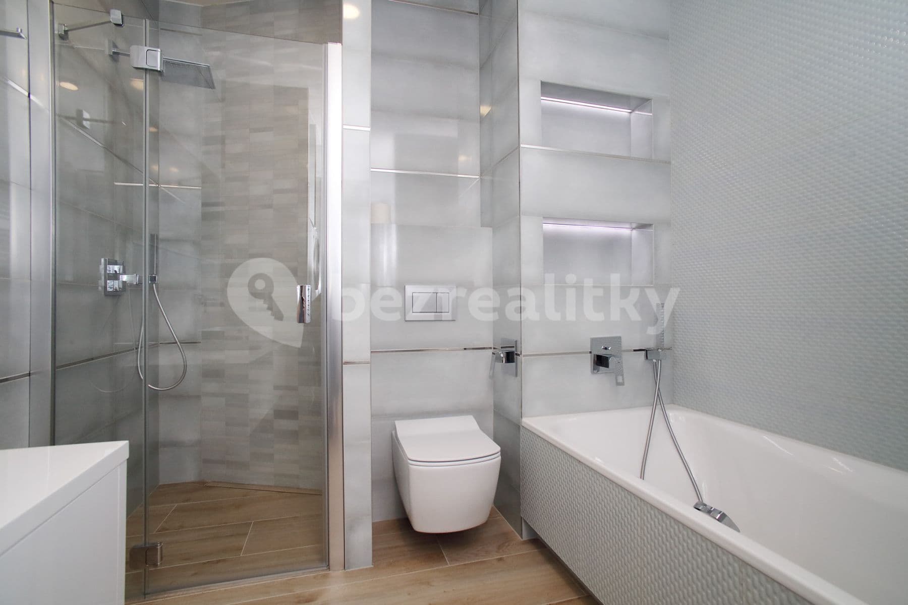 2 bedroom with open-plan kitchen flat to rent, 102 m², Biskupský Dvůr, Prague, Prague 2 bedroom with open-plan kitchen flat to rent, 102 m², Biskupský Dvůr, Prague, Prague