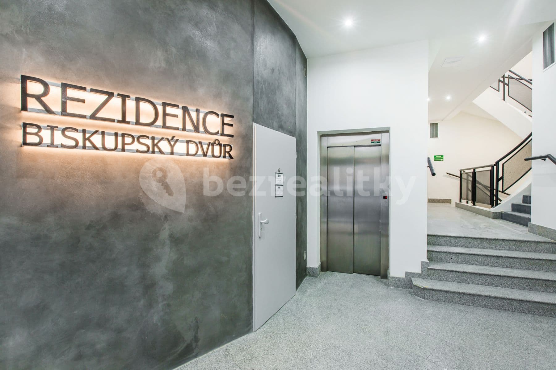 2 bedroom with open-plan kitchen flat to rent, 102 m², Biskupský Dvůr, Prague, Prague 2 bedroom with open-plan kitchen flat to rent, 102 m², Biskupský Dvůr, Prague, Prague