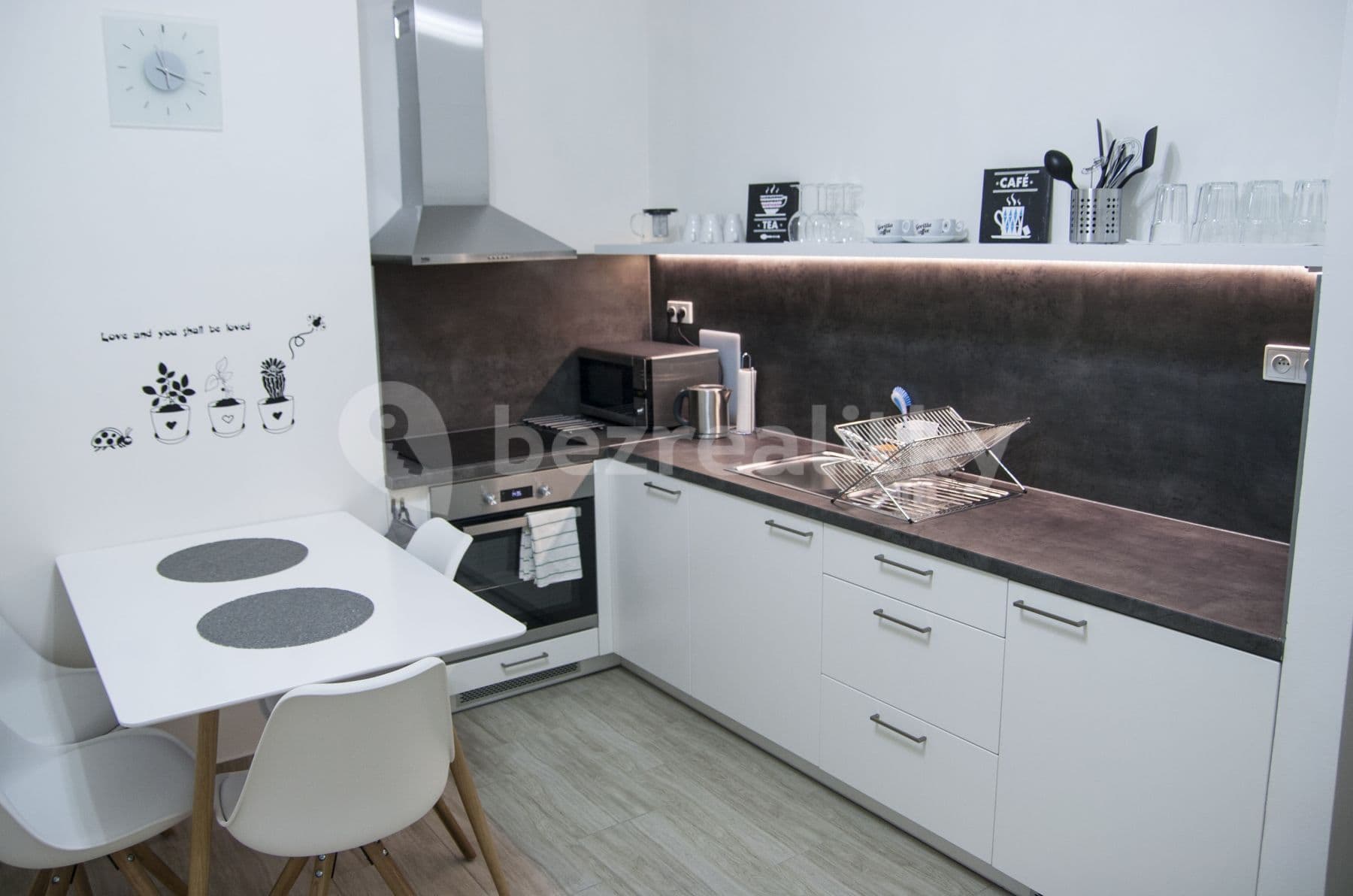 Studio flat to rent, 42 m², Bořivojova, Prague, Prague Studio flat to rent, 42 m², Bořivojova, Prague, Prague