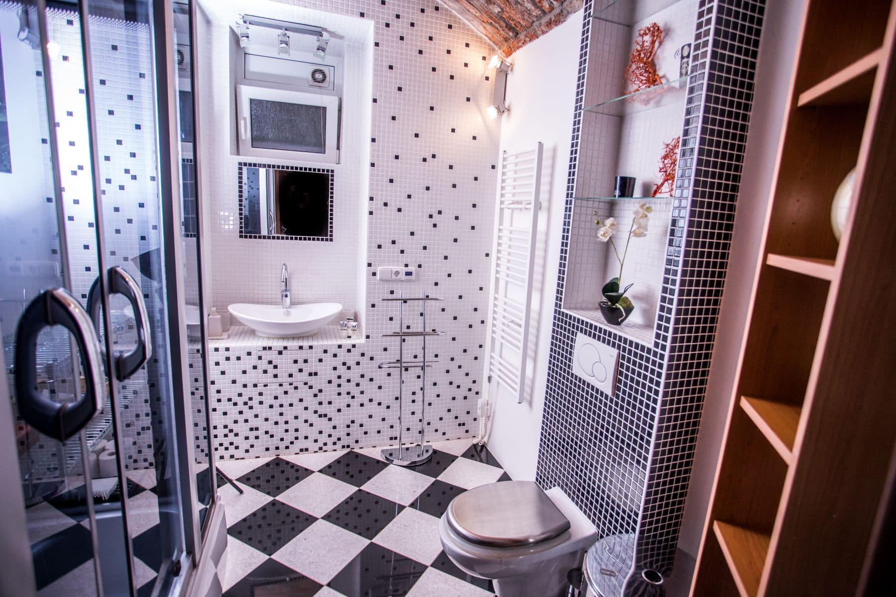 2 bedroom with open-plan kitchen flat to rent, 68 m², Černomořská, Prague, Prague 2 bedroom with open-plan kitchen flat to rent, 68 m², Černomořská, Prague, Prague