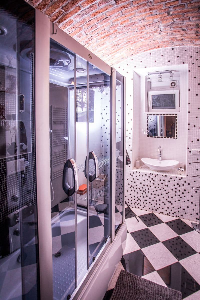 2 bedroom with open-plan kitchen flat to rent, 68 m², Černomořská, Prague, Prague 2 bedroom with open-plan kitchen flat to rent, 68 m², Černomořská, Prague, Prague