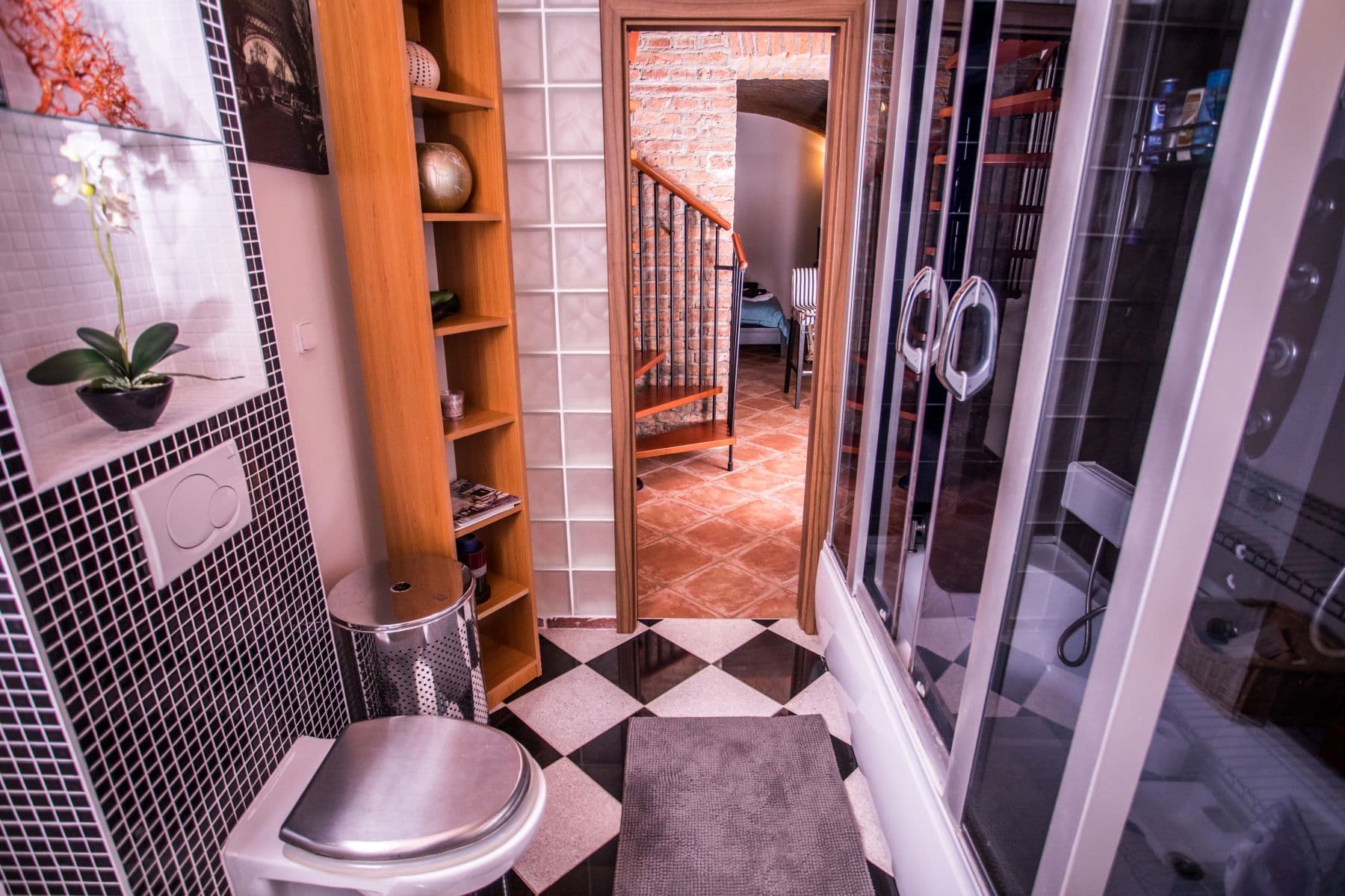 2 bedroom with open-plan kitchen flat to rent, 68 m², Černomořská, Prague, Prague 2 bedroom with open-plan kitchen flat to rent, 68 m², Černomořská, Prague, Prague