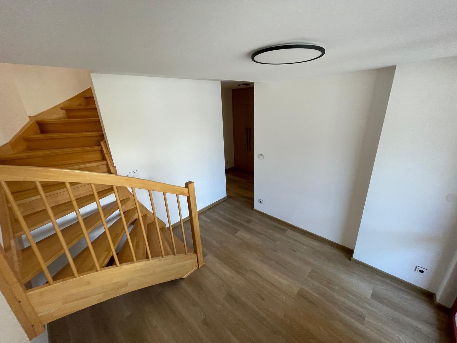 3 bedroom with open-plan kitchen flat to rent, 120 m², Balcarova, Ostrava, Moravskoslezský Region 3 bedroom with open-plan kitchen flat to rent, 120 m², Balcarova, Ostrava, Moravskoslezský Region